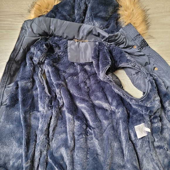 Coalition LA hooded puffer vest - Picture 6 of 8